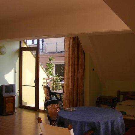 Guest House "Zora - Sarafovo" Burgas Esterno foto
