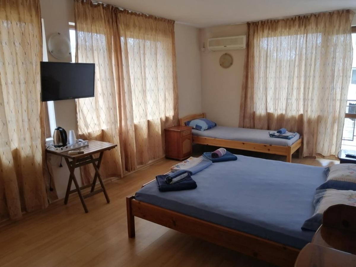 Guest House "Zora - Sarafovo" Burgas Esterno foto