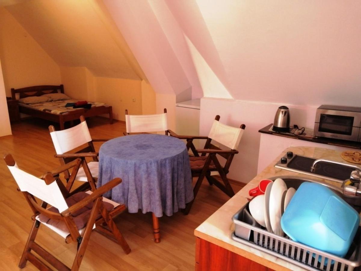 Guest House "Zora - Sarafovo" Burgas Esterno foto