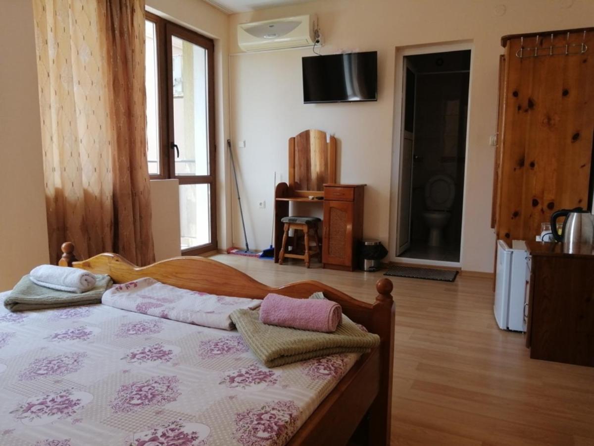 Guest House "Zora - Sarafovo" Burgas Esterno foto