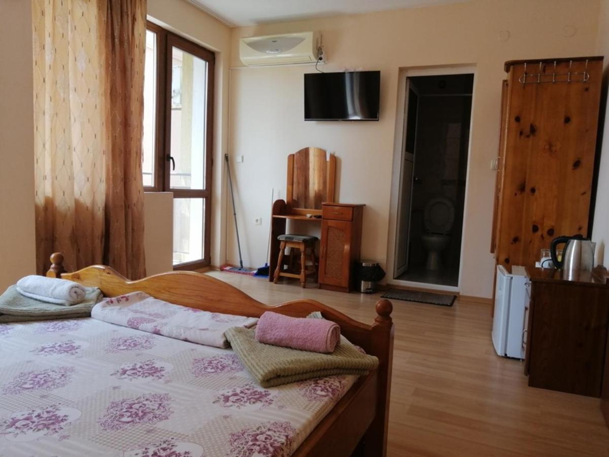 Guest House "Zora - Sarafovo" Burgas Esterno foto