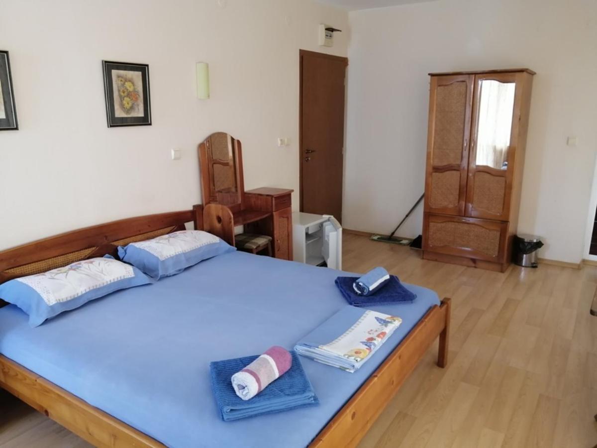Guest House "Zora - Sarafovo" Burgas Esterno foto