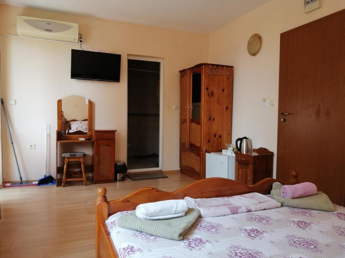 Guest House "Zora - Sarafovo" Burgas Esterno foto