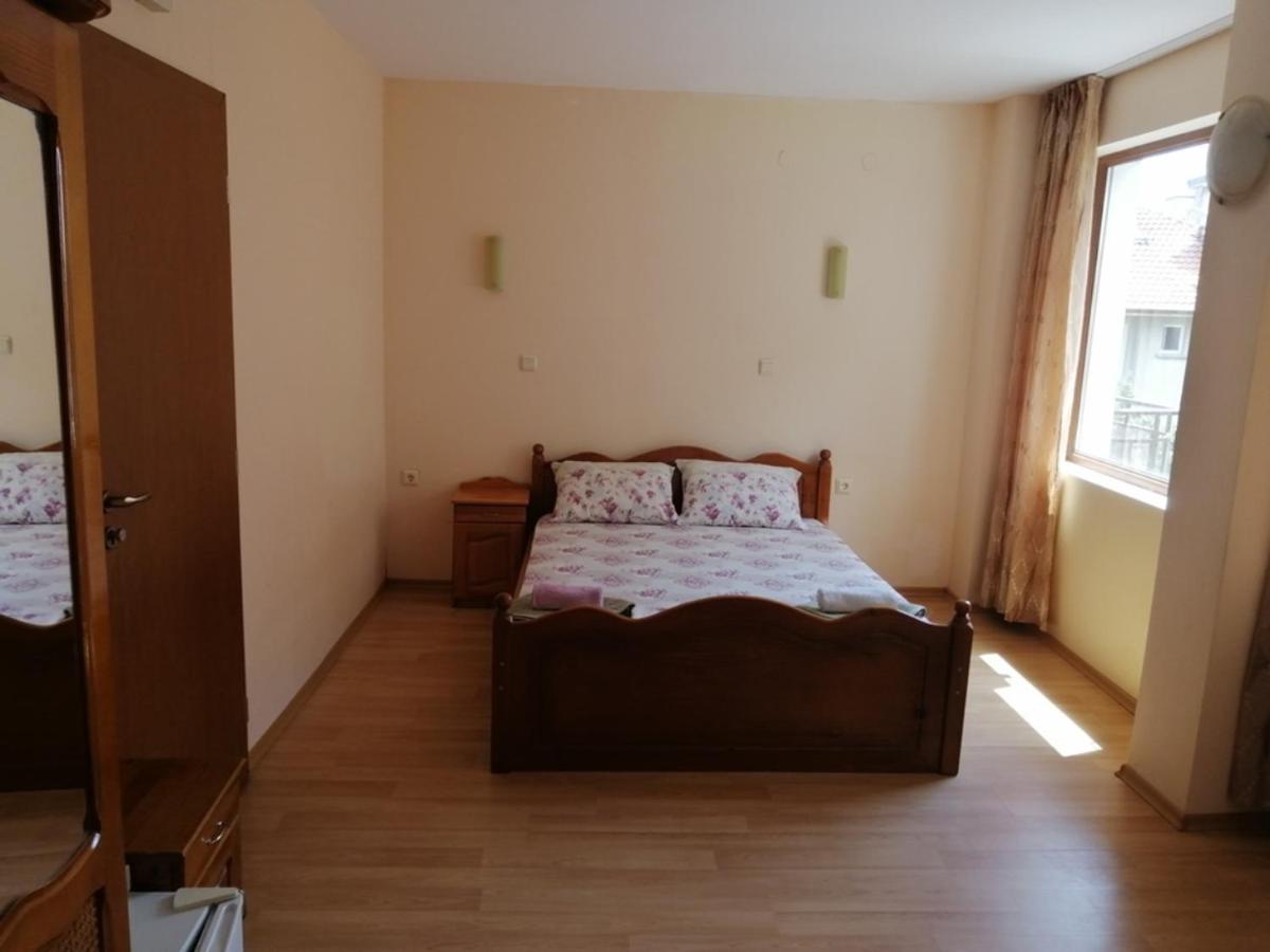 Guest House "Zora - Sarafovo" Burgas Esterno foto