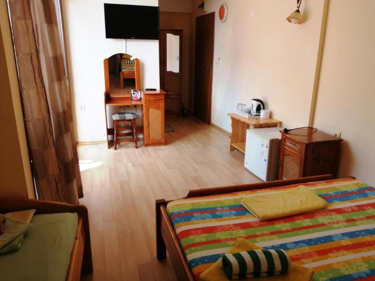 Guest House "Zora - Sarafovo" Burgas Esterno foto
