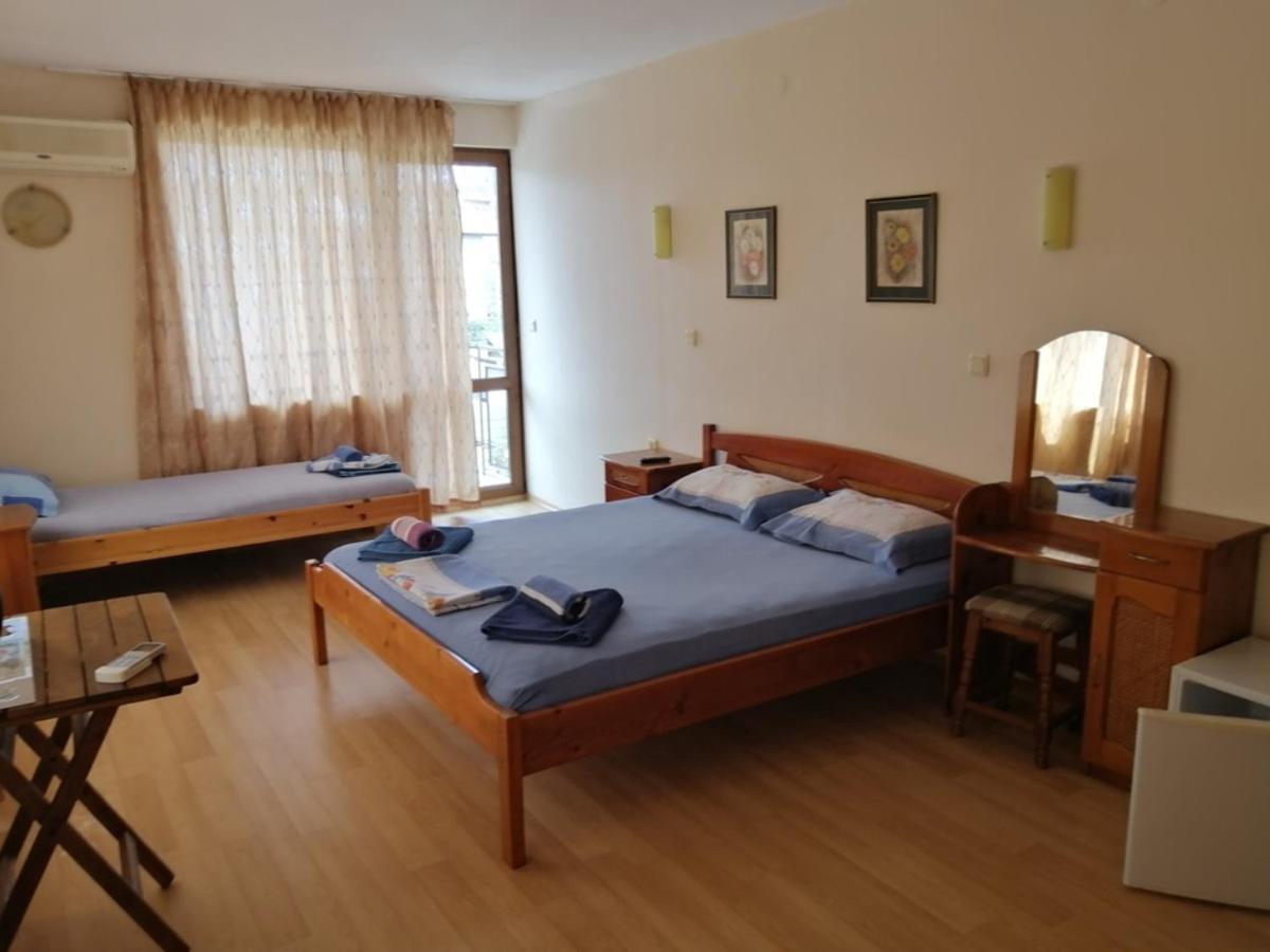 Guest House "Zora - Sarafovo" Burgas Esterno foto