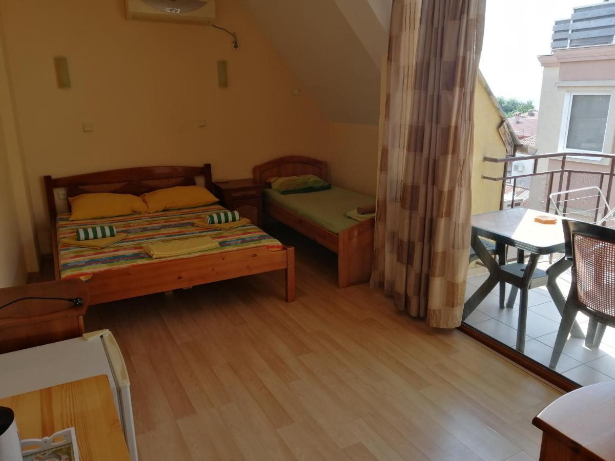 Guest House "Zora - Sarafovo" Burgas Esterno foto