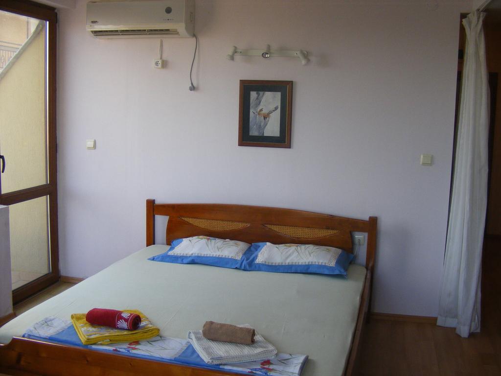Guest House "Zora - Sarafovo" Burgas Esterno foto