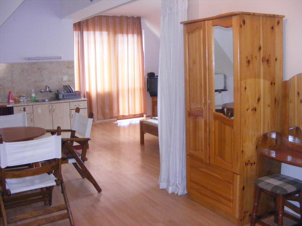 Guest House "Zora - Sarafovo" Burgas Esterno foto