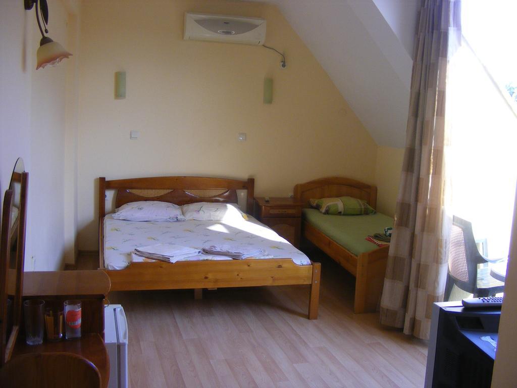 Guest House "Zora - Sarafovo" Burgas Esterno foto