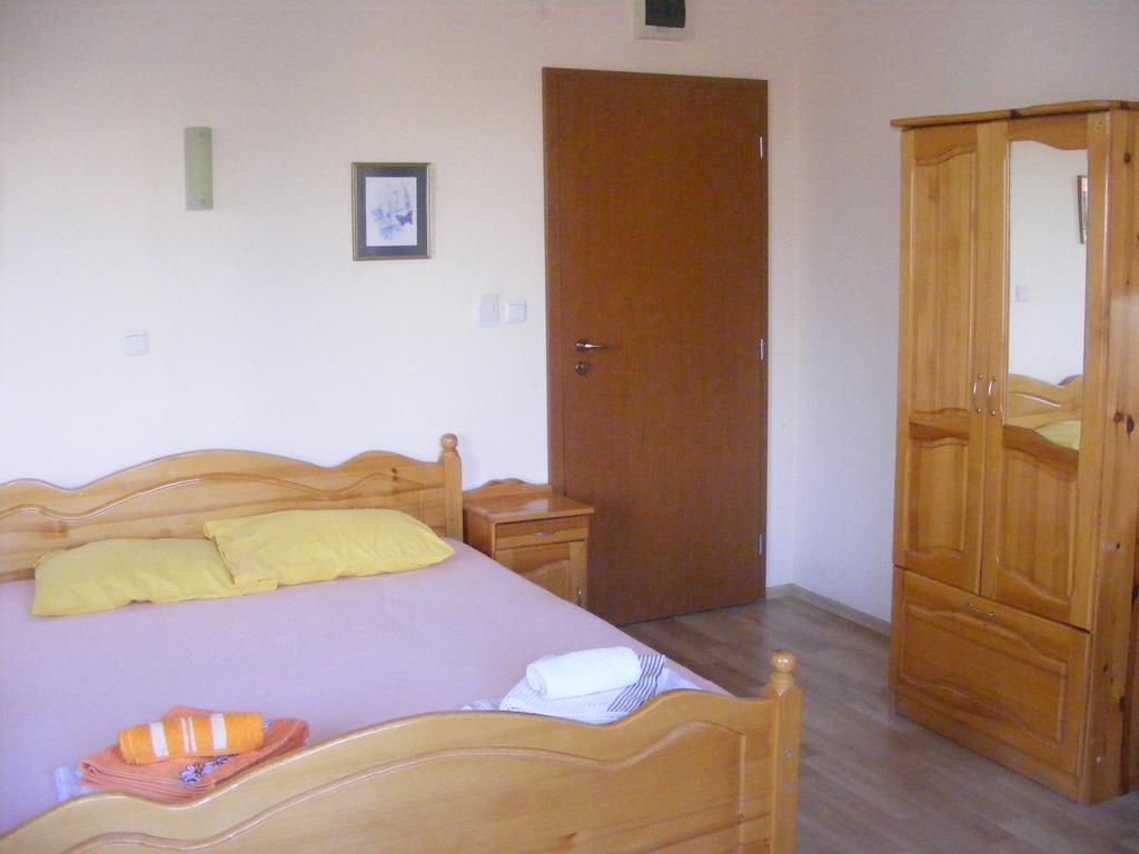 Guest House "Zora - Sarafovo" Burgas Esterno foto
