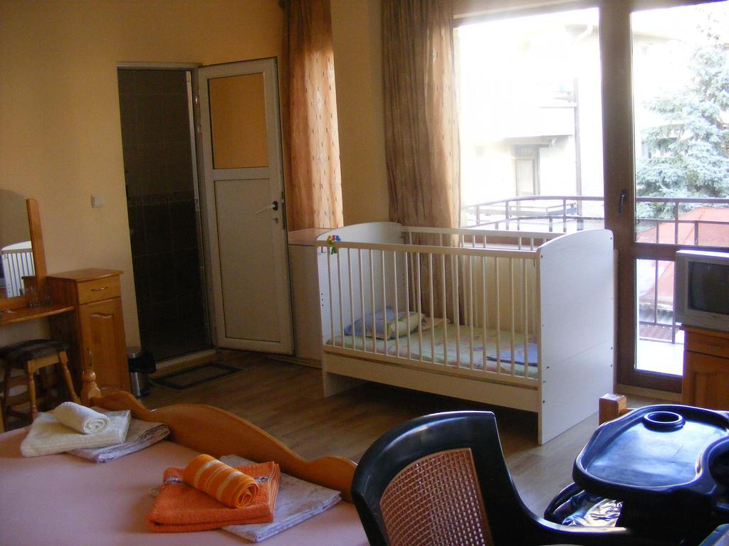 Guest House "Zora - Sarafovo" Burgas Esterno foto