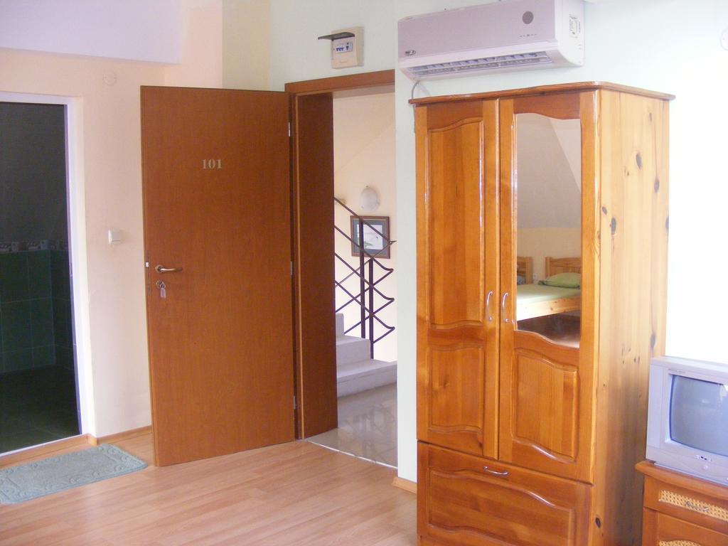 Guest House "Zora - Sarafovo" Burgas Esterno foto
