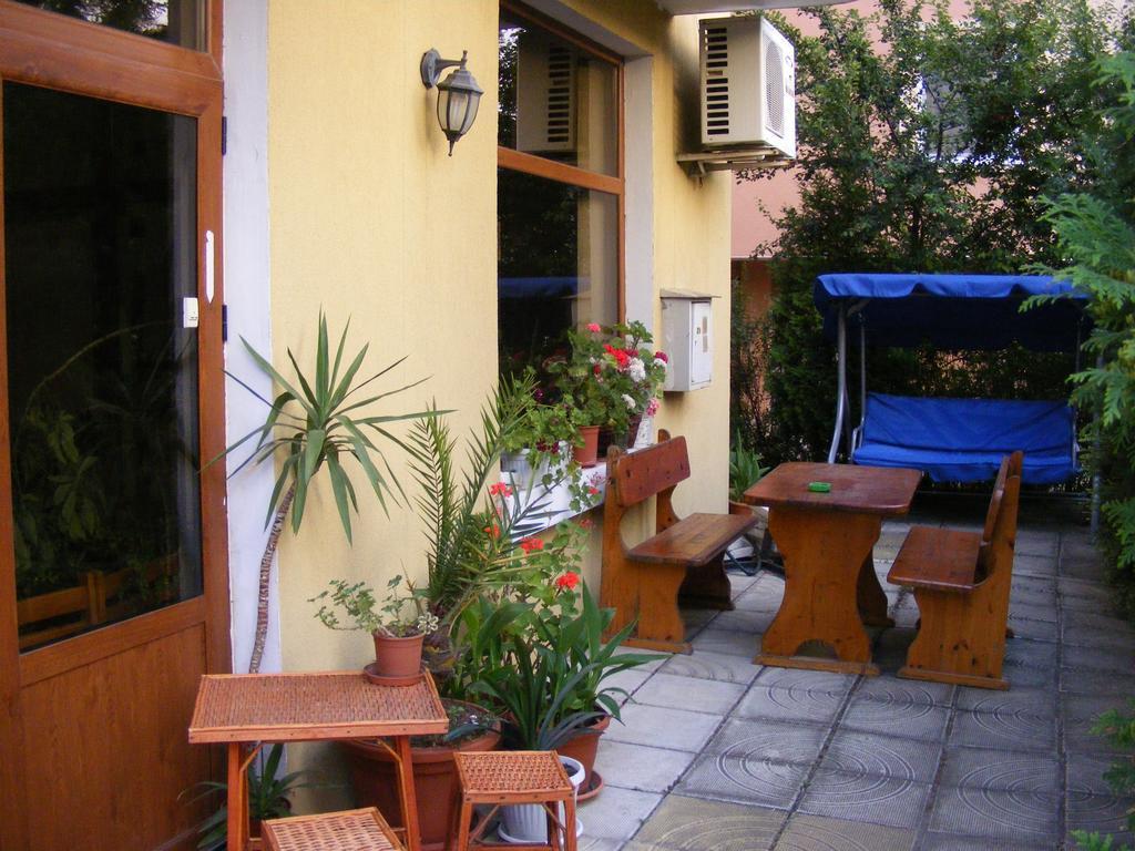 Guest House "Zora - Sarafovo" Burgas Esterno foto