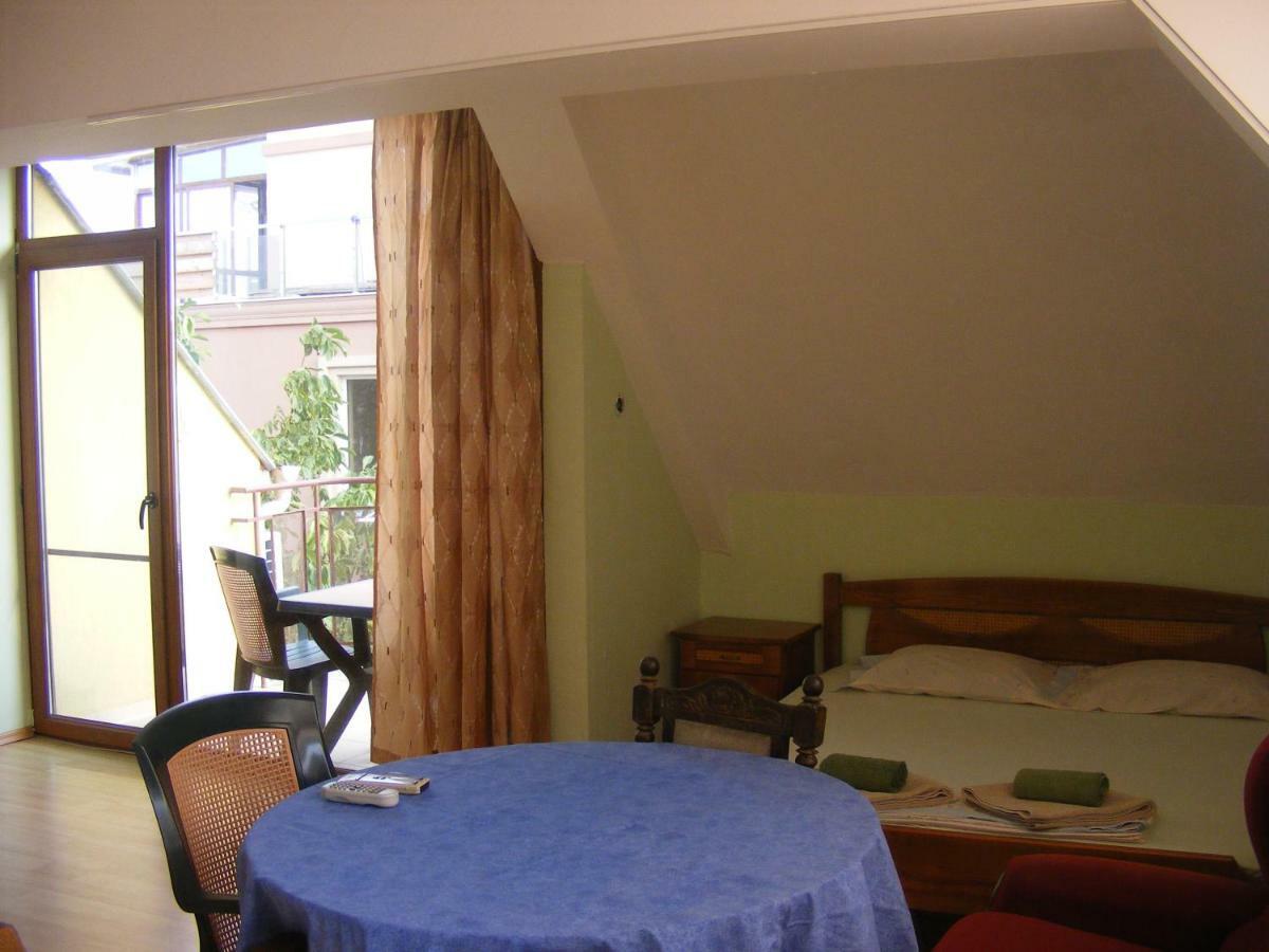 Guest House "Zora - Sarafovo" Burgas Esterno foto